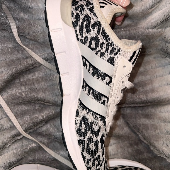 Adidas originals women’s swift run x sneaker women’s size 6 1/2 - Picture 8 of 9